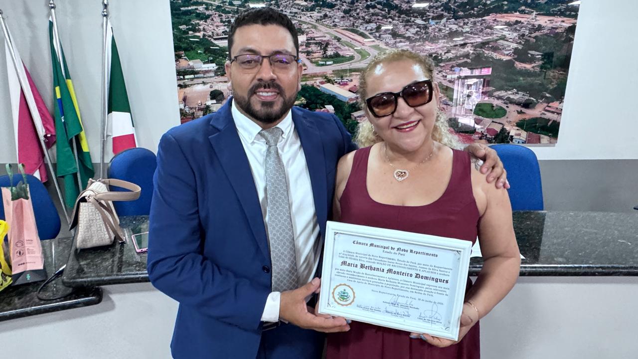 NOVO REPARTIMENTO: CÂMARA ENTREGA MOÇÃO DE RECONHECIMENTO E APLAUSOS Á COORDENADORA DA CASA DE APOIO EM BELÉM, SRA. MARIA BETHANIA